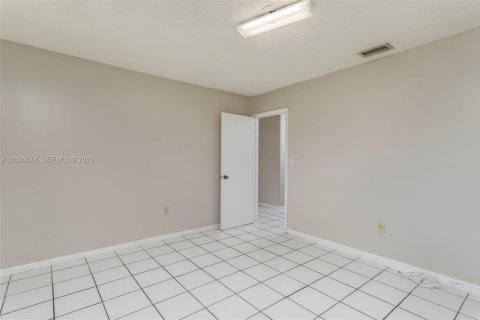 Casa en alquiler en Hollywood, Florida, 2 dormitorios, 201.6 m2 № 2085012 - foto 13