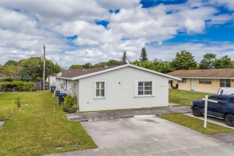 Casa en alquiler en Hollywood, Florida, 2 dormitorios, 201.6 m2 № 2085012 - foto 21