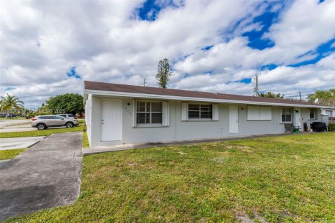 Casa en alquiler en Hollywood, Florida, 2 dormitorios, 201.6 m2 № 2085012 - foto 23