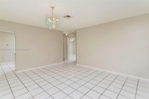 Casa en alquiler en Hollywood, Florida, 2 dormitorios, 201.6 m2 № 2085012 - foto 11