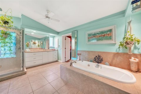 Casa en venta en Port Charlotte, Florida, 4 dormitorios, 306.95 m2 № 1774783 - foto 23