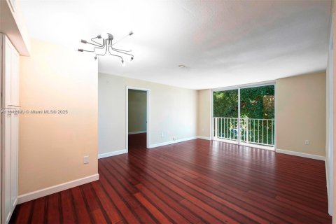 Condo in Miami, Florida, 2 bedrooms  № 1936813 - photo 4
