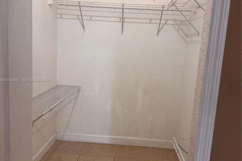 Apartment in Hialeah, Florida 2 bedrooms, 89.84 sq.m. № 2086672 - photo 7