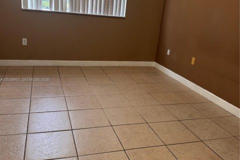 Apartment in Hialeah, Florida 2 bedrooms, 89.84 sq.m. № 2086672 - photo 11