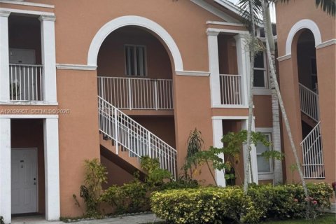 Apartment in Hialeah, Florida 2 bedrooms, 89.84 sq.m. № 2086672 - photo 2