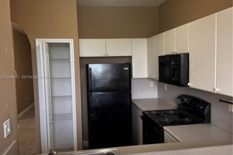 Apartment in Hialeah, Florida 2 bedrooms, 89.84 sq.m. № 2086672 - photo 13