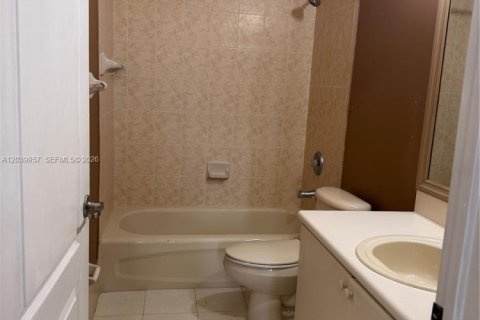 Apartment in Hialeah, Florida 2 bedrooms, 89.84 sq.m. № 2086672 - photo 10