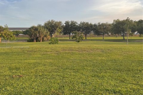 Apartment in Hialeah, Florida 2 bedrooms, 89.84 sq.m. № 2086672 - photo 17