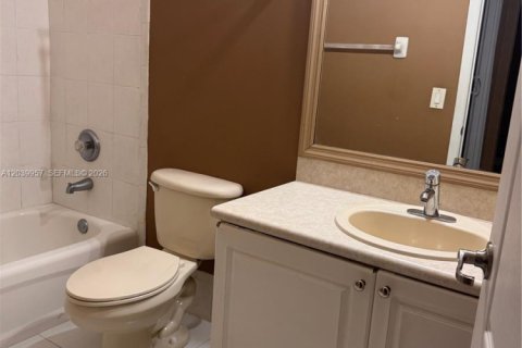 Apartment in Hialeah, Florida 2 bedrooms, 89.84 sq.m. № 2086672 - photo 8
