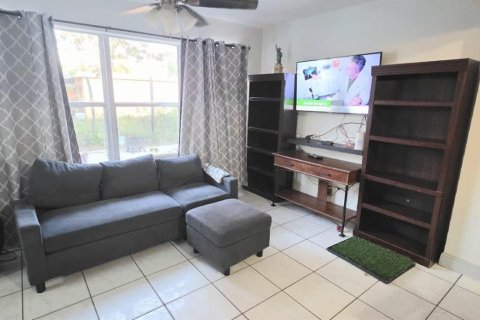 House in Miramar, Florida 3 bedrooms, 140.75 sq.m. № 2083155 - photo 5
