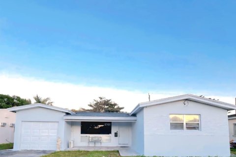 House in Miramar, Florida 3 bedrooms, 140.75 sq.m. № 2083155