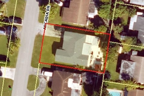 House in Miramar, Florida 3 bedrooms, 140.75 sq.m. № 2083155 - photo 2