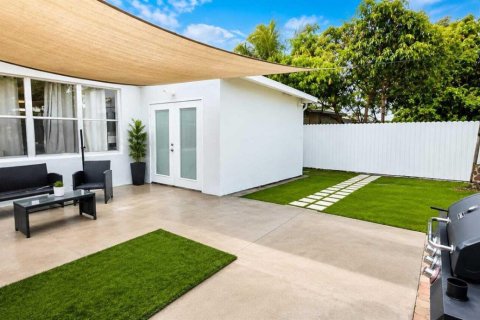 House in Miramar, Florida 3 bedrooms, 140.75 sq.m. № 2083155 - photo 8