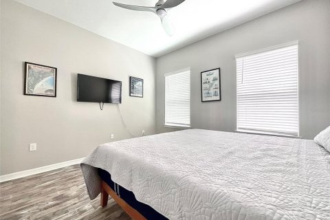 House in BELLALAGO in Kissimmee, Florida 4 bedrooms, 224.82 sq.m. № 1614131 - photo 30