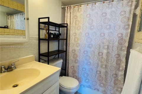 Condo in North Miami Beach, Florida, 2 bedrooms  № 1506160 - photo 20
