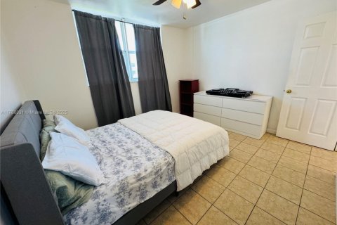 Condo in North Miami Beach, Florida, 2 bedrooms  № 1506160 - photo 24
