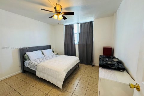 Condo in North Miami Beach, Florida, 2 bedrooms  № 1506160 - photo 23