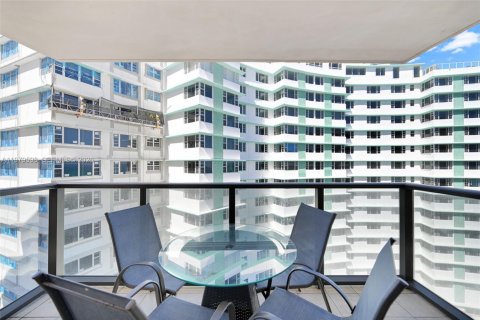 Condominio en venta en Miami Beach, Florida, 2 dormitorios, 89.19 m2 № 2043806 - foto 5