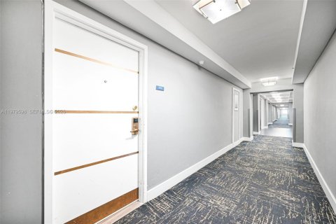 Condominio en venta en Miami Beach, Florida, 2 dormitorios, 89.19 m2 № 2043806 - foto 28