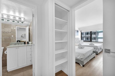 Condominio en venta en Miami Beach, Florida, 2 dormitorios, 89.19 m2 № 2043806 - foto 22