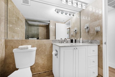 Condominio en venta en Miami Beach, Florida, 2 dormitorios, 89.19 m2 № 2043806 - foto 24