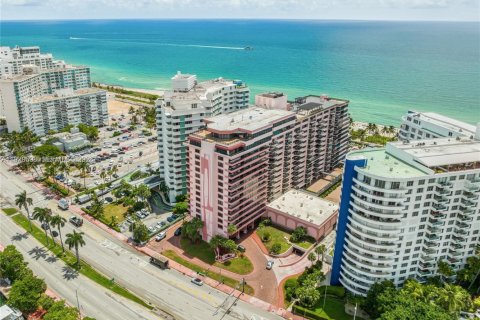 Condominio en venta en Miami Beach, Florida, 2 dormitorios, 89.19 m2 № 2043806 - foto 2