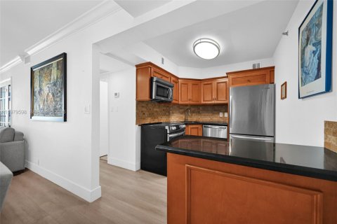 Condominio en venta en Miami Beach, Florida, 2 dormitorios, 89.19 m2 № 2043806 - foto 15