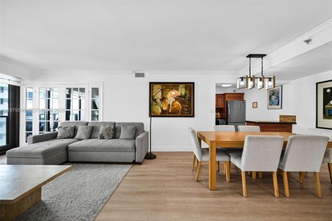 Condominio en venta en Miami Beach, Florida, 2 dormitorios, 89.19 m2 № 2043806 - foto 11