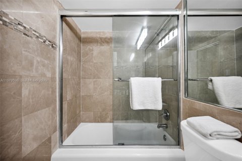 Condominio en venta en Miami Beach, Florida, 2 dormitorios, 89.19 m2 № 2043806 - foto 23