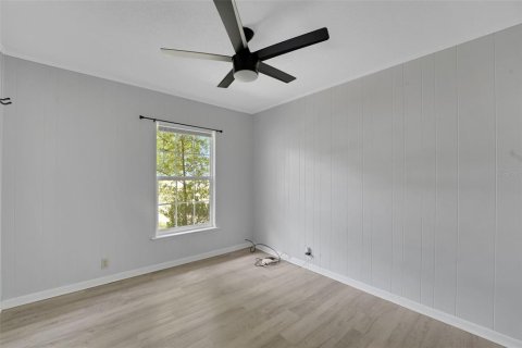 House in Winter Haven, Florida 3 bedrooms, 133.69 sq.m. № 2214293 - photo 9