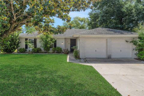 House in Winter Haven, Florida 3 bedrooms, 133.69 sq.m. № 2214293