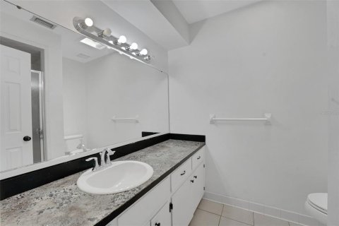 House in Winter Haven, Florida 3 bedrooms, 133.69 sq.m. № 2214293 - photo 15