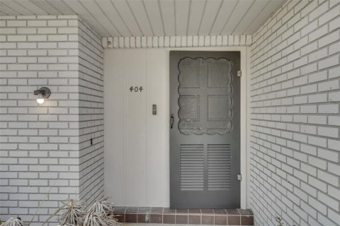 House in Winter Haven, Florida 3 bedrooms, 133.69 sq.m. № 2214293 - photo 3