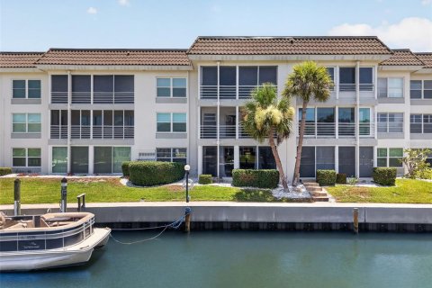 Condo in Longboat Key, Florida, 2 bedrooms № 2235917