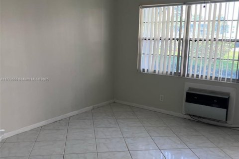 Condo in Boca Raton, Florida, 1 bedroom  № 2193771 - photo 2