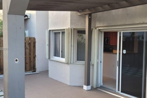 Townhouse in Miami, Florida 3 bedrooms, 172.52 sq.m. № 2027203 - photo 19