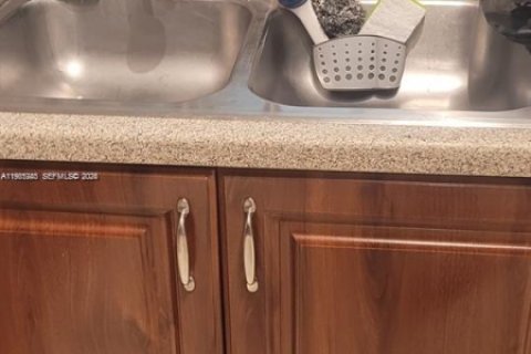 Townhouse in Miami, Florida 3 bedrooms, 172.52 sq.m. № 2027203 - photo 16