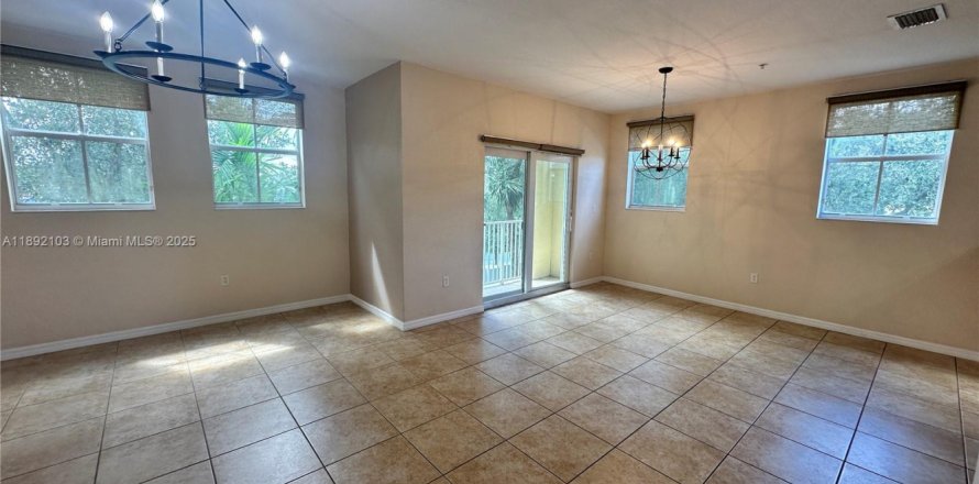 Condo à Doral, Floride, 2 chambres № 1944176