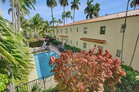 Condo in Miami Beach, Florida, 2 bedrooms  № 1990854 - photo 23