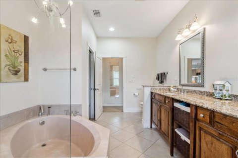 House in Punta Gorda, Florida 4 bedrooms, 303.51 sq.m. № 1797794 - photo 24
