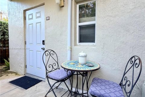 Immobilier commercial à louer à Miami, Floride № 1938706 - photo 6