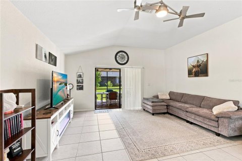 House in Port Charlotte, Florida 3 bedrooms, 175.03 sq.m. № 2322342 - photo 9