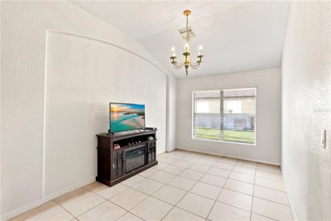 House in Port Charlotte, Florida 3 bedrooms, 175.03 sq.m. № 2322342 - photo 7