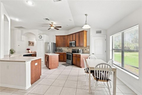 House in Port Charlotte, Florida 3 bedrooms, 175.03 sq.m. № 2322342 - photo 11