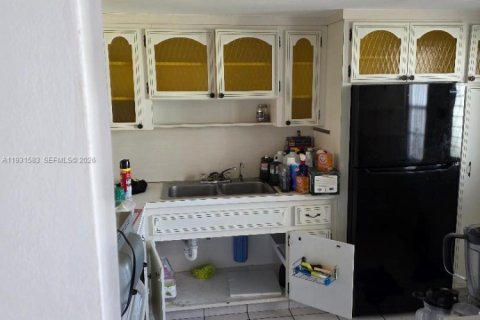 Copropriété à vendre à Miami, Floride: 2 chambres, 105.17 m2 № 1992192 - photo 13