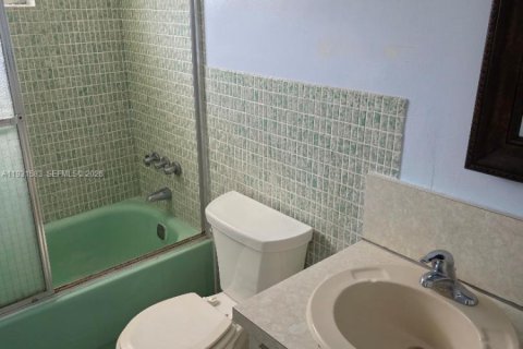 Condo in Miami, Florida, 2 bedrooms  № 1992192 - photo 17