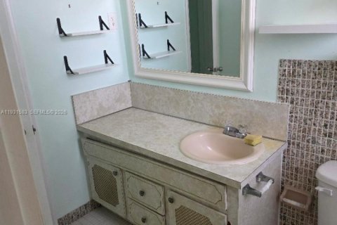 Condo in Miami, Florida, 2 bedrooms  № 1992192 - photo 19
