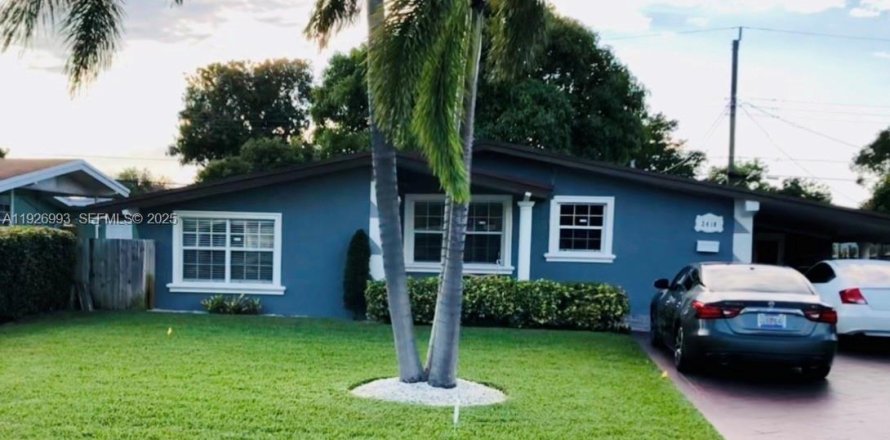 House in Miramar, Florida 2 bedrooms, 96.43 sq.m. № 1993499