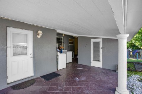 House in Miramar, Florida 2 bedrooms, 96.43 sq.m. № 1993499 - photo 20