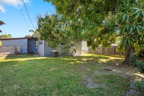 House in Miramar, Florida 2 bedrooms, 96.43 sq.m. № 1993499 - photo 26